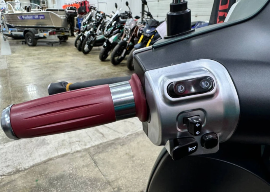 Скутер PROMAX Miami 240 (49) в Ставрополе