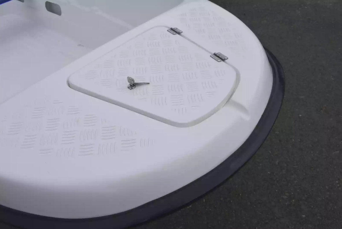 Стеклопластиковая лодка Пингвин New (тримаран) в Ставрополе