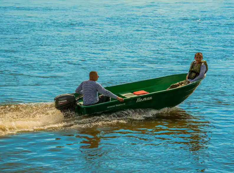 Стеклопластиковая лодка Neman-340 (тримаран) в Ставрополе