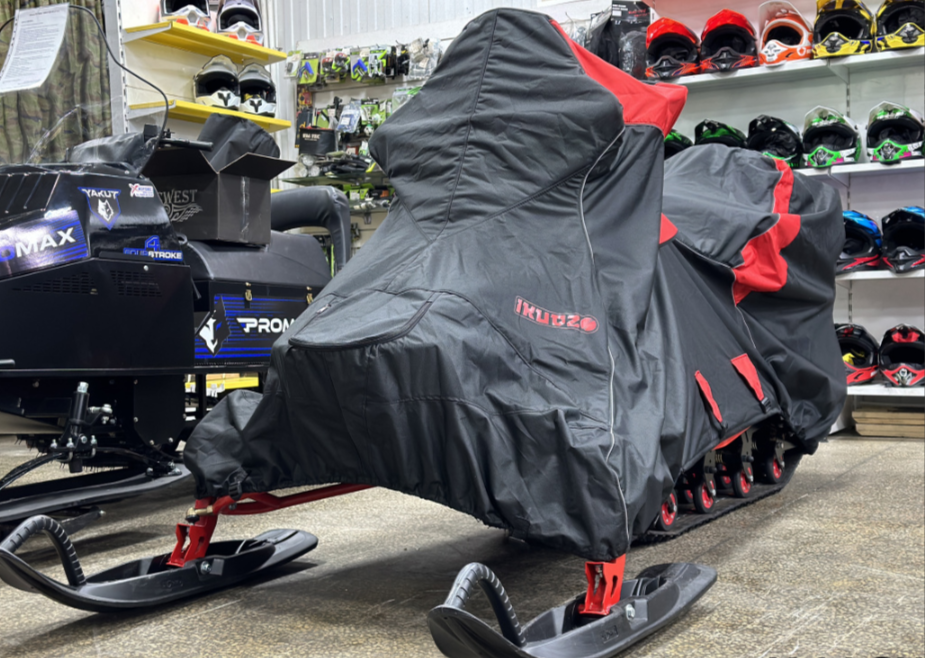 Чехол транспорт. снегохода IKUDZO HUNTER черно-красный Оксфорд ПРЕМИУМ качества с лого IKUDZO в Ставрополе