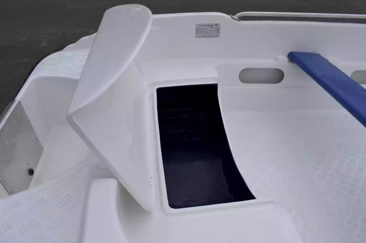 Стеклопластиковая лодка Пингвин New (тримаран) в Ставрополе