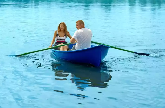 Стеклопластиковая лодка Дельфин в Ставрополе