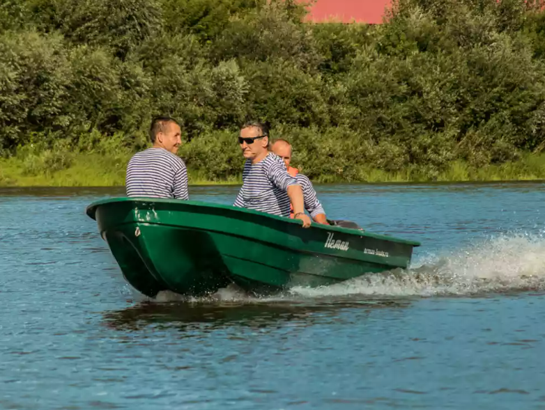 Стеклопластиковая лодка Neman-340 (тримаран) в Ставрополе