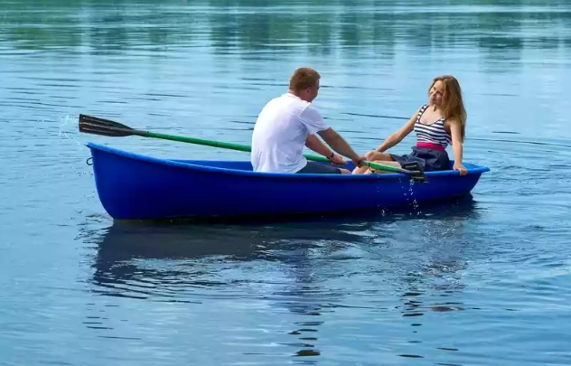 Стеклопластиковая лодка Дельфин в Ставрополе