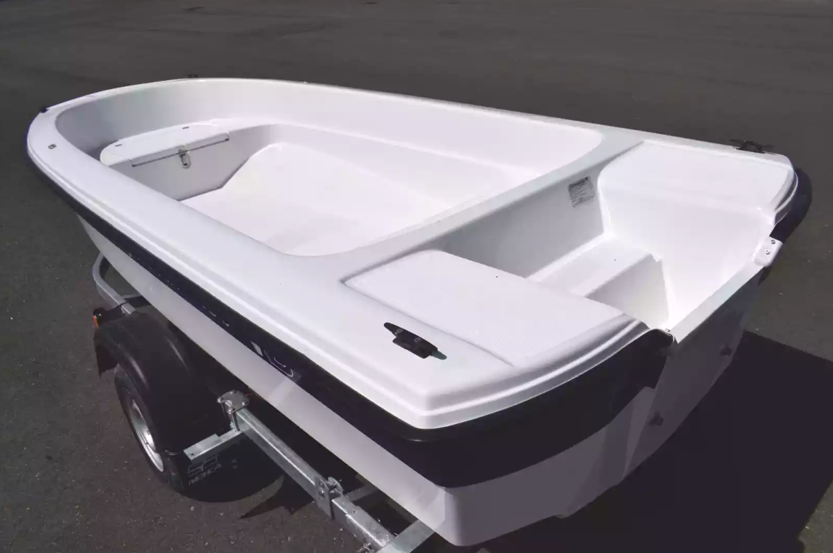 Стеклопластиковая лодка Wyatboat 430 тримаран в Ставрополе