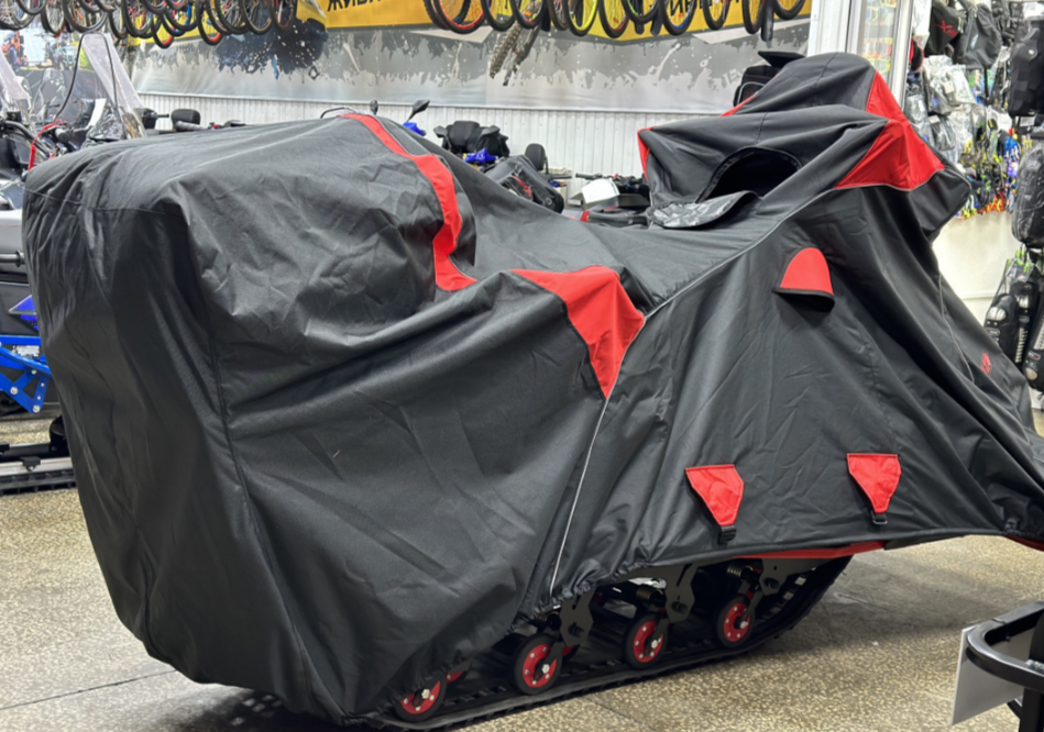 Чехол транспорт. снегохода IKUDZO HUNTER черно-красный Оксфорд ПРЕМИУМ качества с лого IKUDZO в Ставрополе