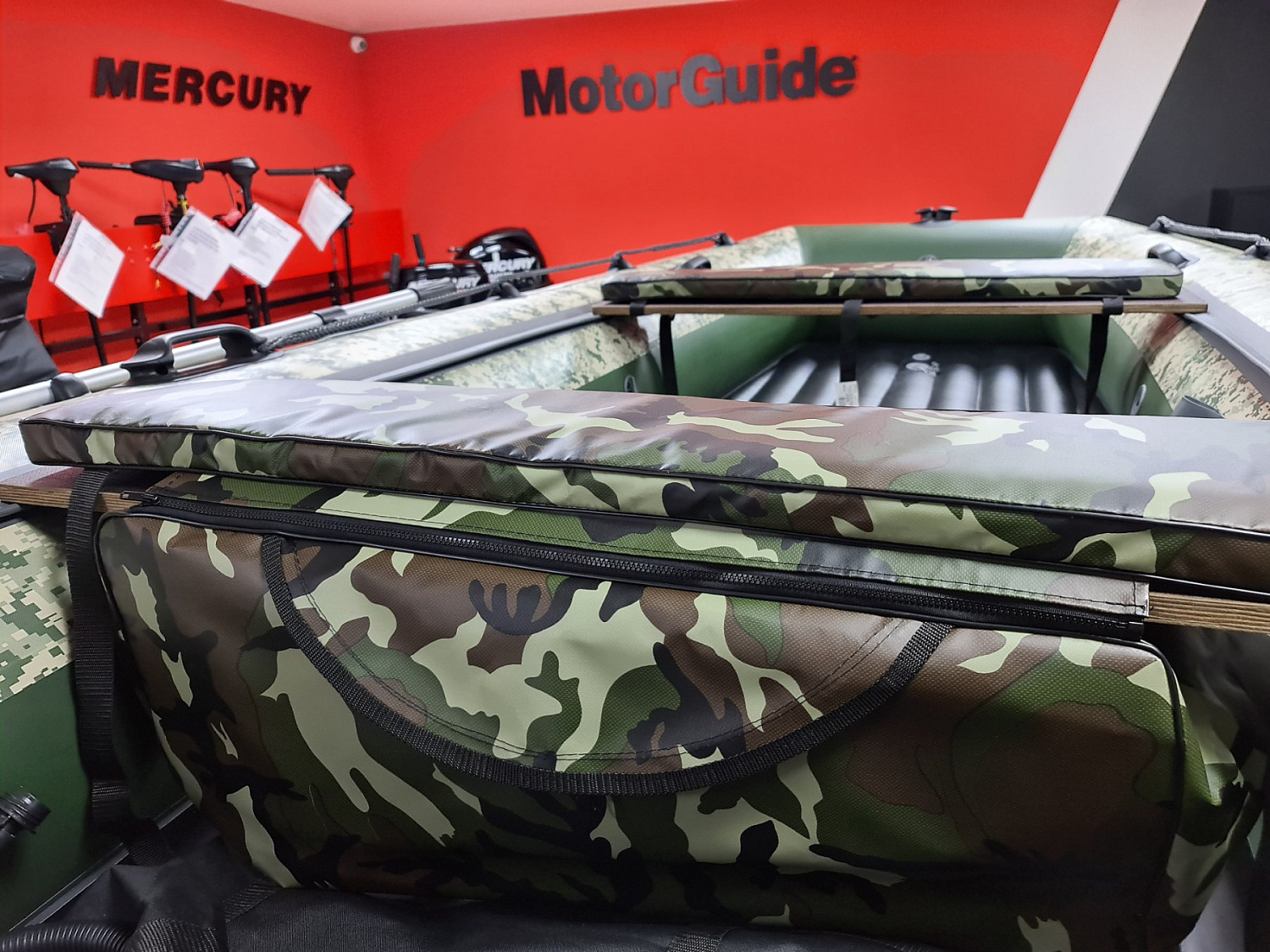 КОМПЛЕКТ МЯГКИХ НАКЛАДОК С СУМКОЙ ДЛЯ ЛОДОК 105Х20 КАМУФЛЯЖ в Ставрополе