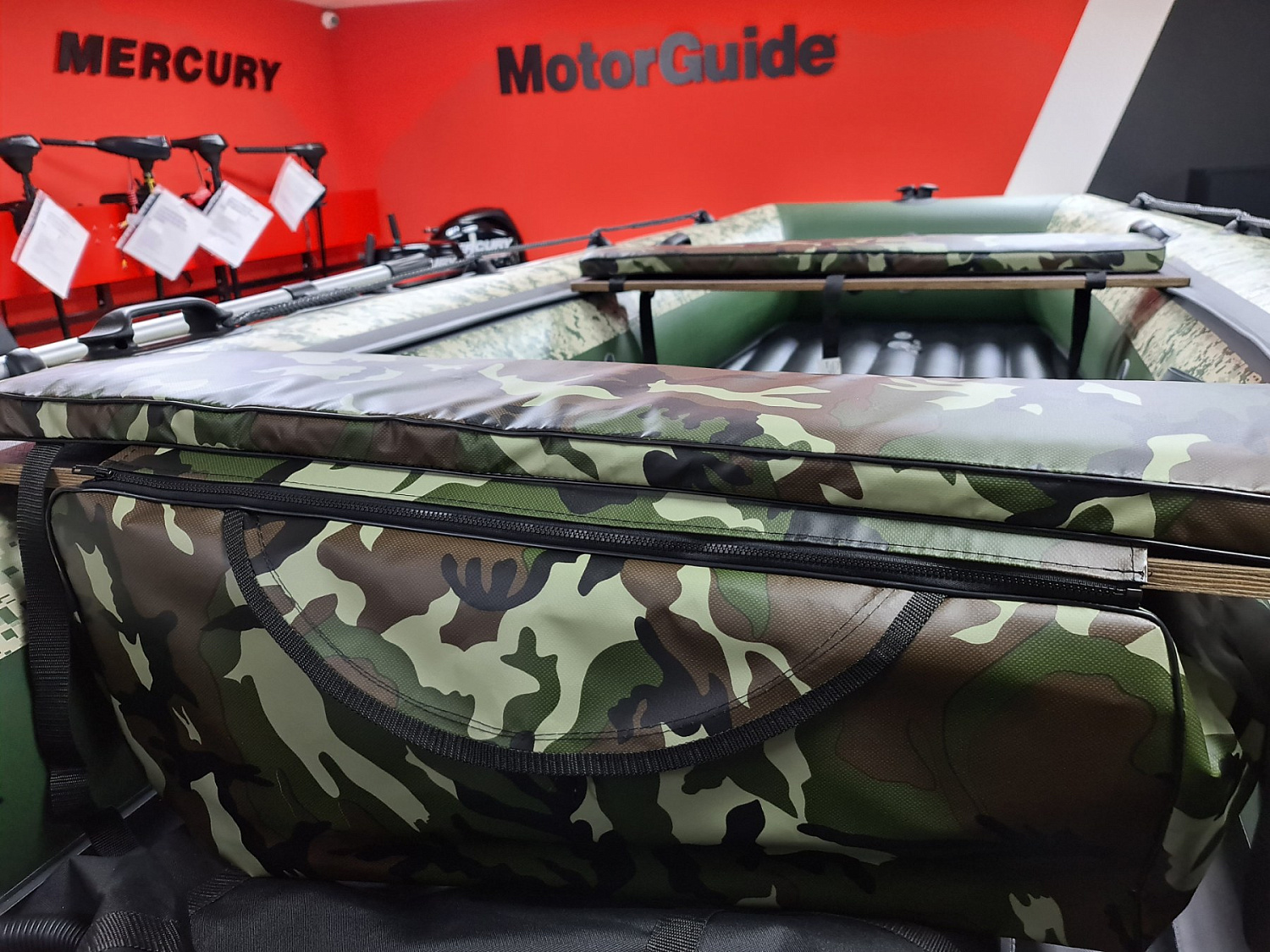 КОМПЛЕКТ МЯГКИХ НАКЛАДОК С СУМКОЙ ДЛЯ ЛОДОК 105Х20 КАМУФЛЯЖ в Ставрополе