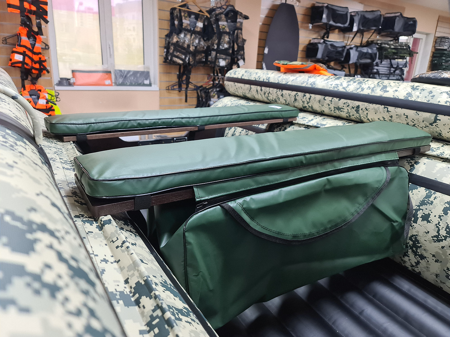 КОМПЛЕКТ МЯГКИХ НАКЛАДОК С СУМКОЙ ДЛЯ ЛОДОК 110Х20 ЗЕЛЕНЫЙ в Ставрополе