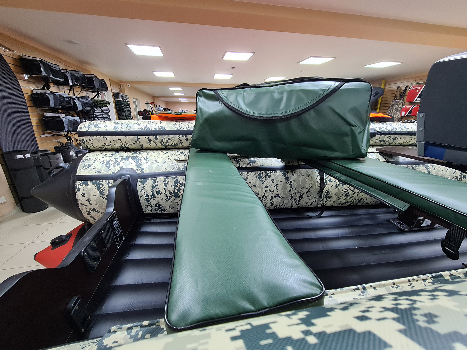 КОМПЛЕКТ МЯГКИХ НАКЛАДОК С СУМКОЙ ДЛЯ ЛОДОК 110Х20 ЗЕЛЕНЫЙ в Ставрополе